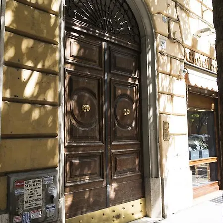 Apartamento Lucrezio Caro *