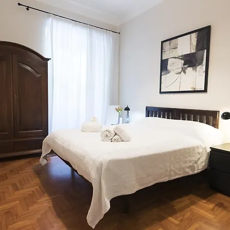 Lucrezio Caro Apartamento Roma