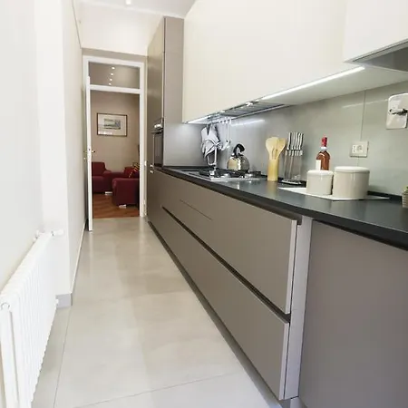 Lucrezio Caro Apartamento *