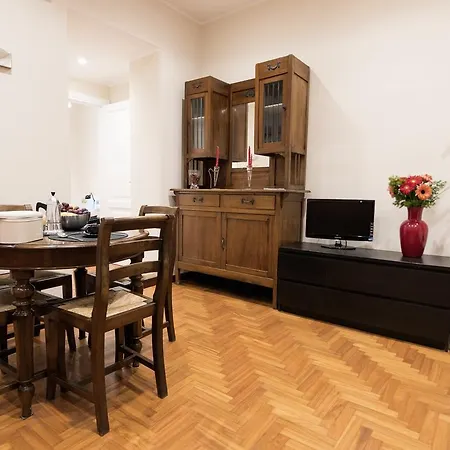 Lucrezio Caro Apartamento